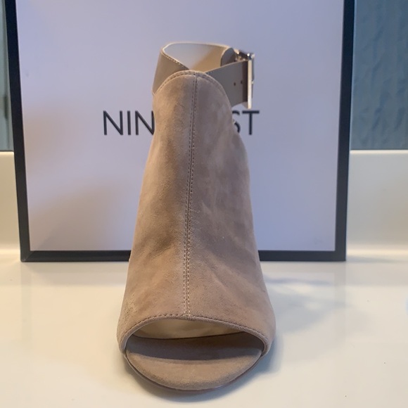 Open toed heels by Nine West - Picture 4 of 6